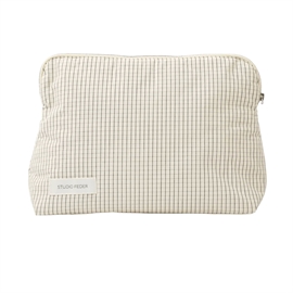 Studie Feder Celia Toiletry Bag - Creme Black Plaid hos parfumerihamoghende.dk 